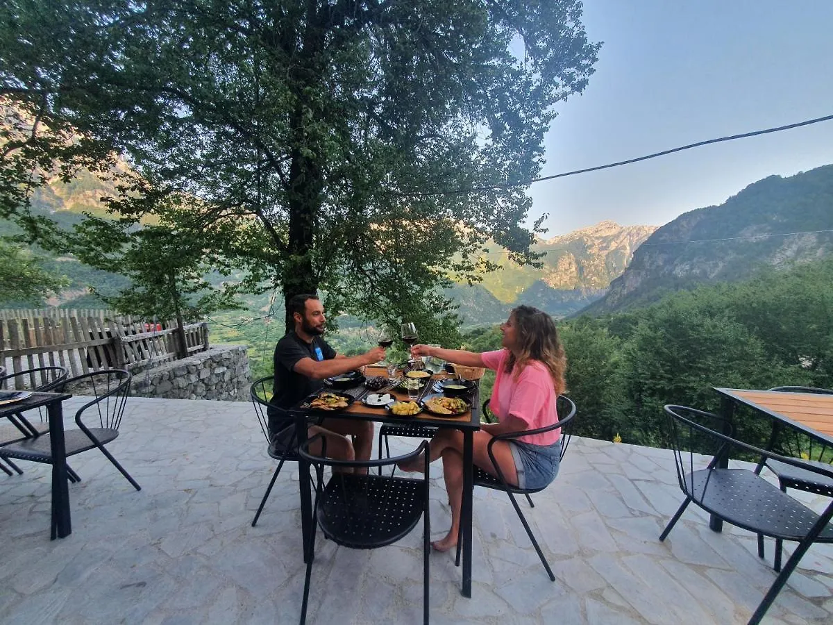 Gasthuis Villa Davisol Theth Albanië