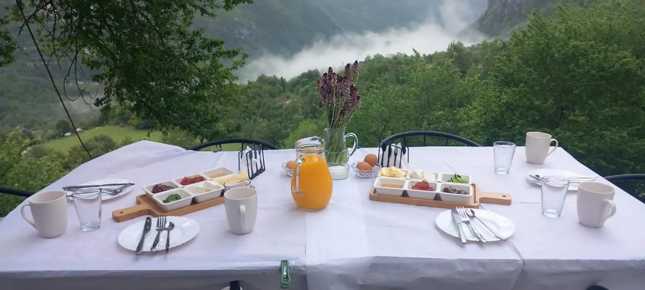 Villa Davisol Theth Albania
