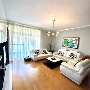 https://cozy-apartment-by-a-sweet-host.hotels-in-tirana.com